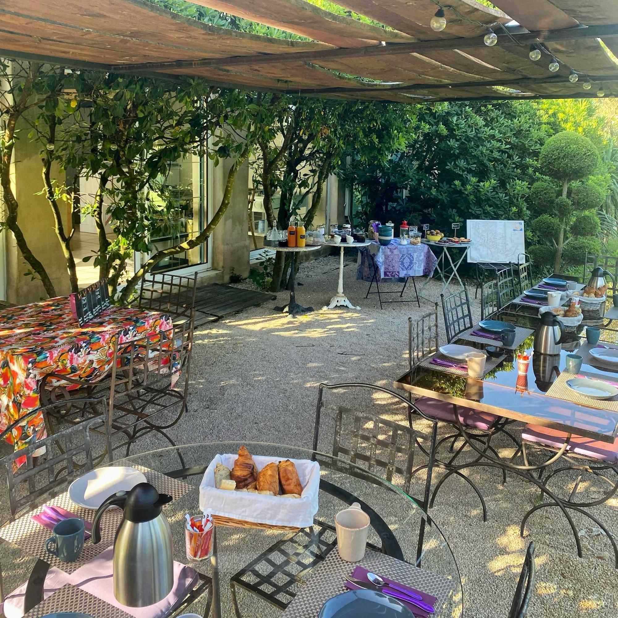 Bed and Breakfast Mas Les Fleurs D'Hilaire Monteux Esterno foto