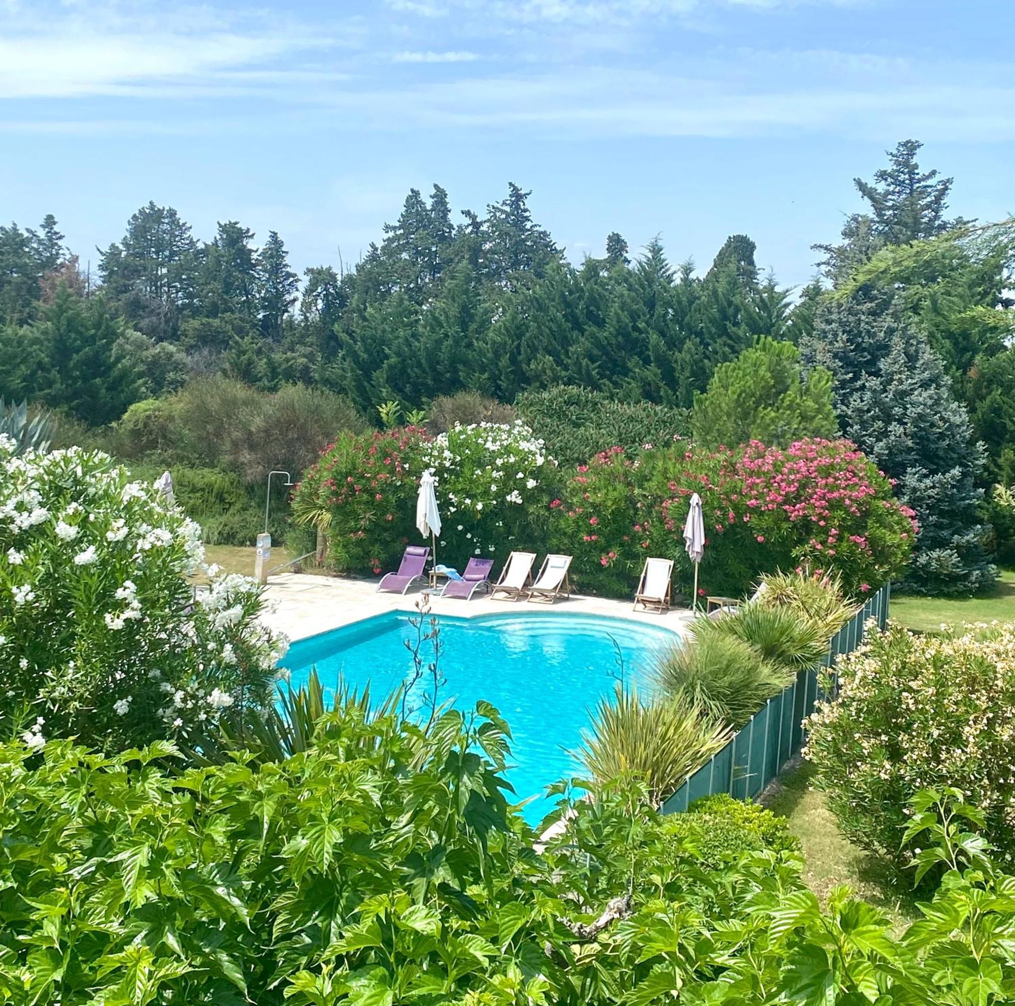 Bed and Breakfast Mas Les Fleurs D'Hilaire Monteux Esterno foto